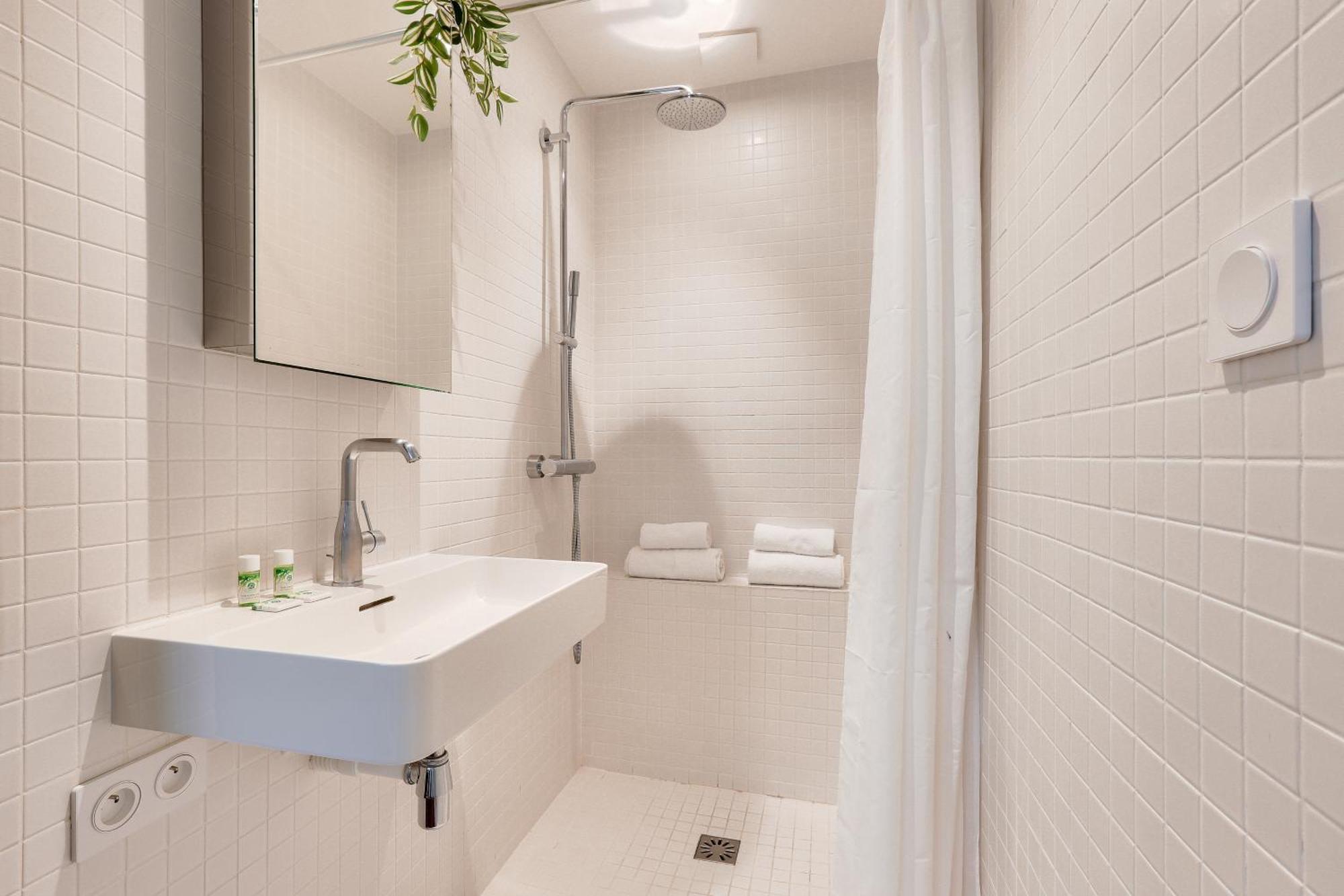 Bright Apartment In The 10Arr. - 4 People Parigi Esterno foto